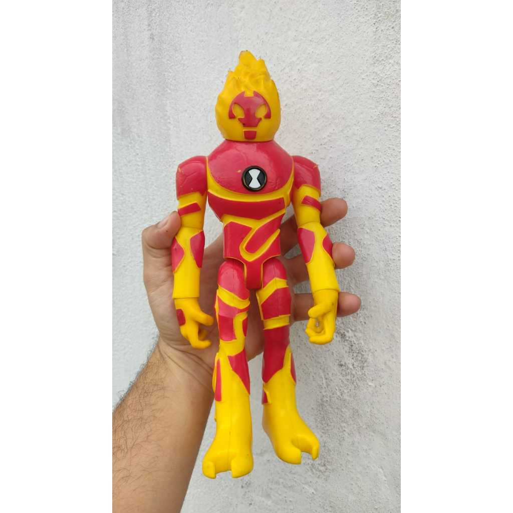 Boneco ben 10 chama cartoon network playmates