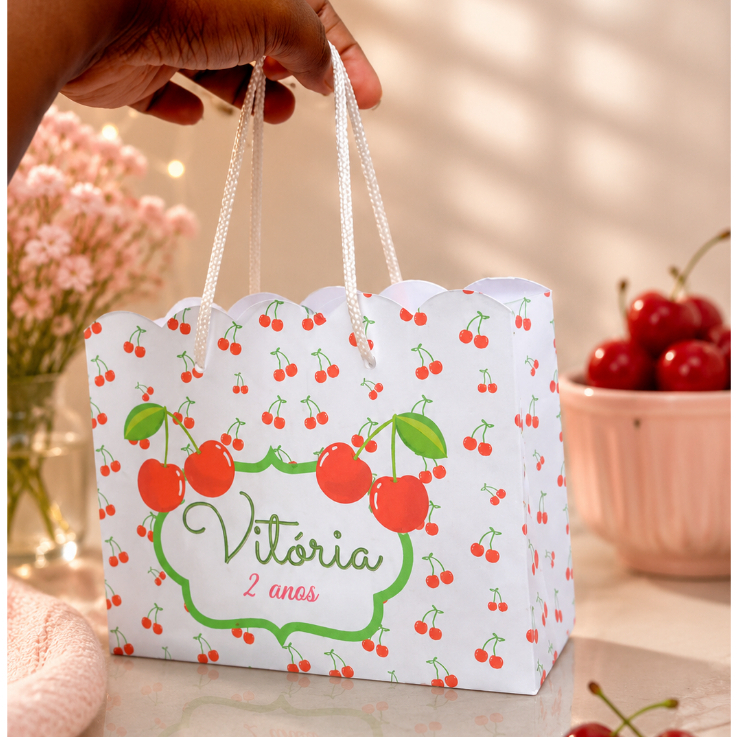 SACOLINHA PERSONALIZADA TEMA CEREJINHA LEMBRANCINHA DE ANIVERSÁRIO INFANTIL - JÁ MONTADAS