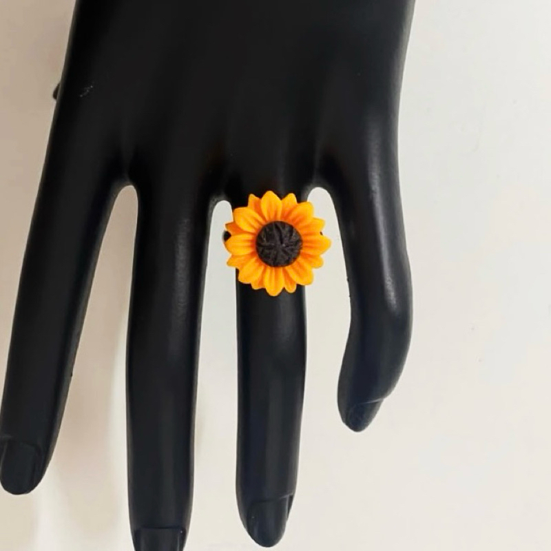 Anel Girassol em Resina Ajustável Feminino Delicado