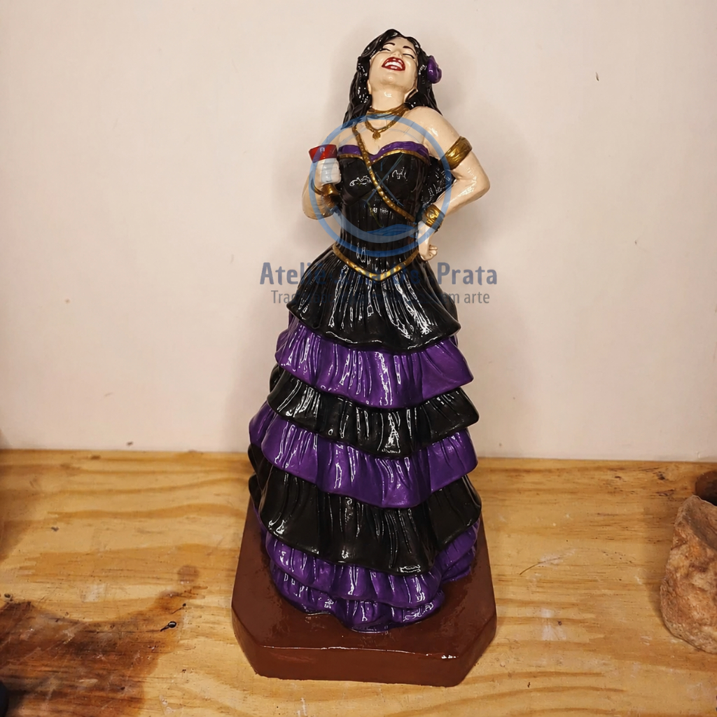 Imagem Pomba Gira Maria Mulambo em Gesso 25cm para firmezas e assentamentos Umbanda Kimbanda