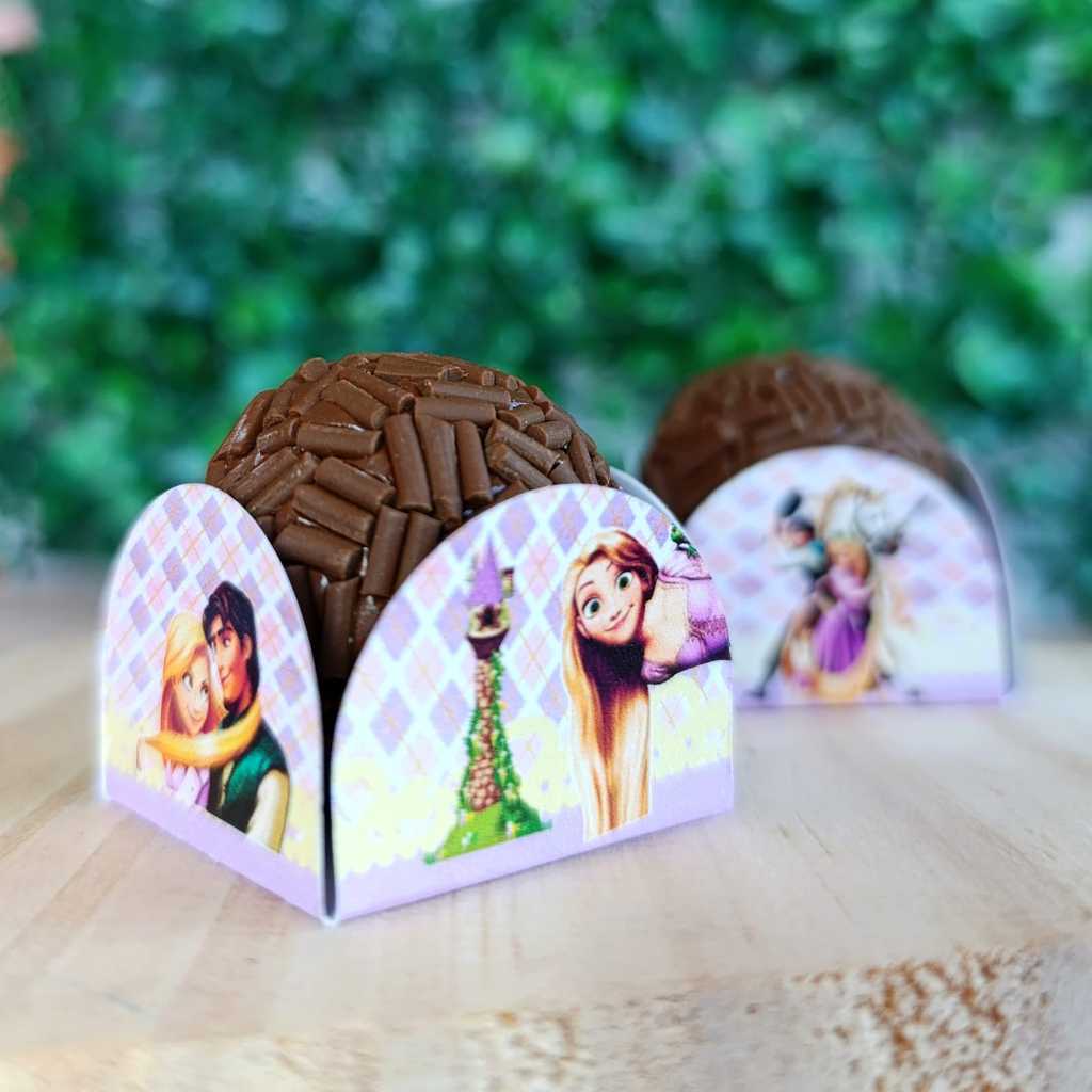 Forminhas para Doces Rapunzel Enrolados Personalizadas 4 Pétalas Brigadeiro Festa Aniversário Infantil Docinhos