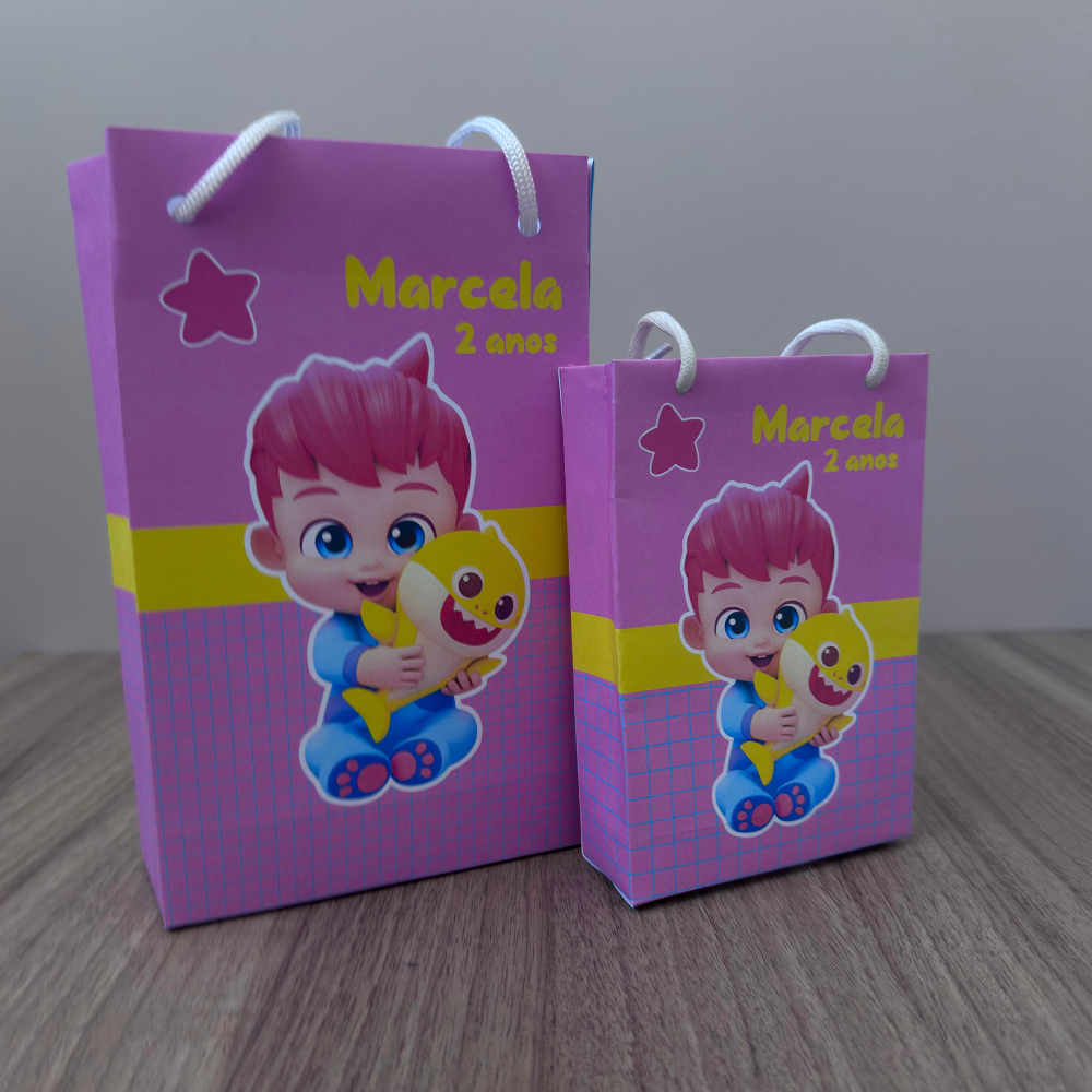 Sacolinha Surpresa Personalizada Bebefinn menina - Tam P ou M, sacola Bebefinn rosa, lembrancinha bebefinn menina