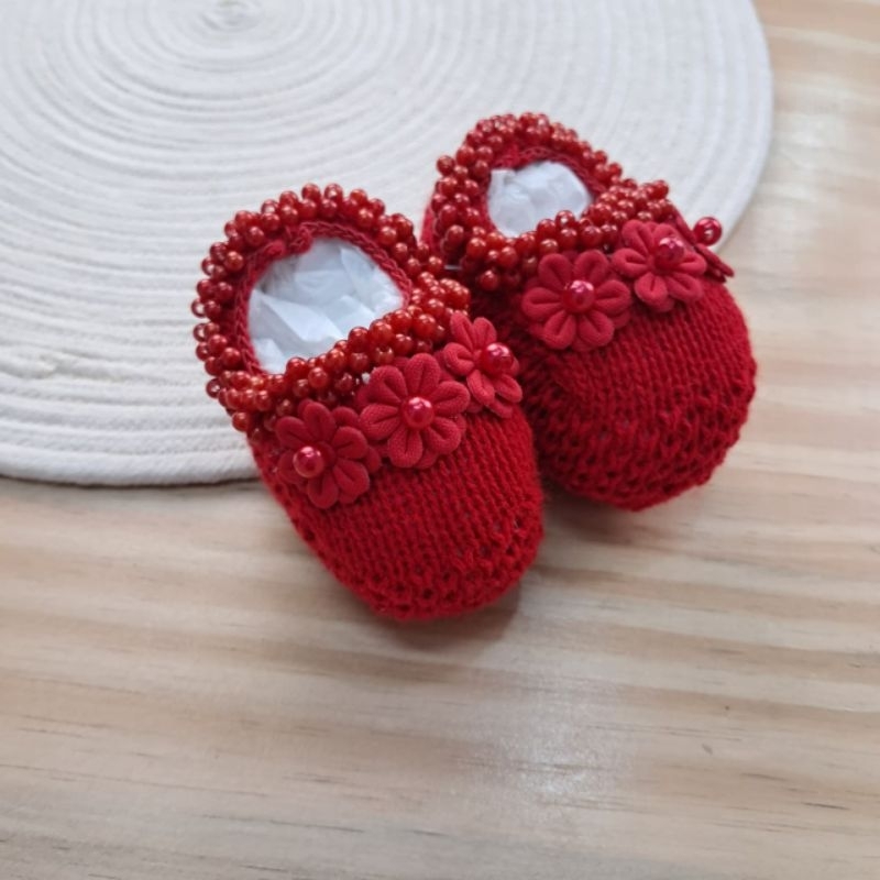 Sapatinho de Tricô Baby Pérolas e Flores | Sapatinho com pérolas Sapatinho para bebê recém nascida — imagem 2 de 2