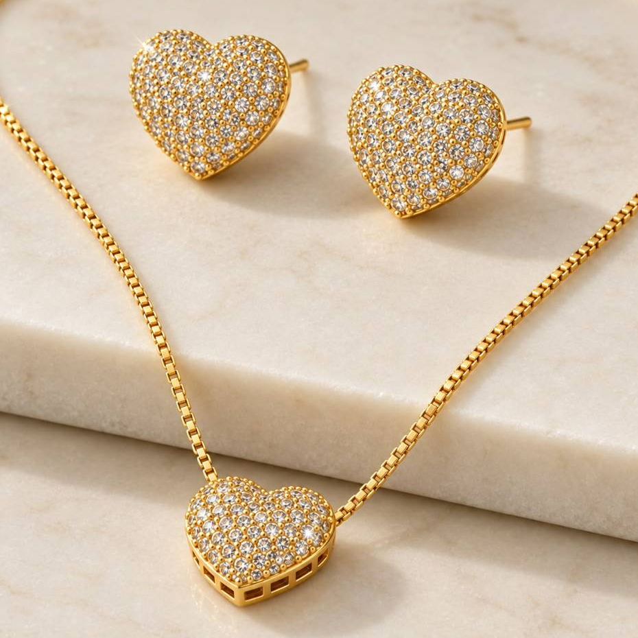 Conjunto Colar e Brinco Coração Cravejado com Zircônia Banho 18K
