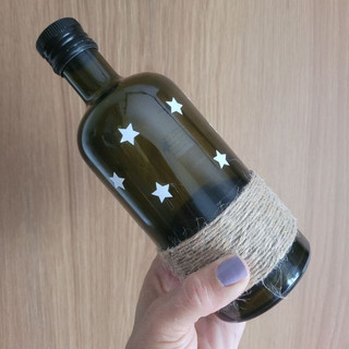 Objeto decorativo garrafa estrelas verde escuro