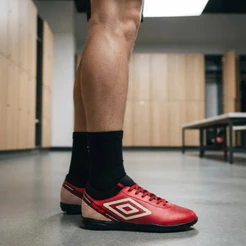 Chuteira de Society Umbro Top Speed League Chuteira Society Masculino Futebol Campo Sintético