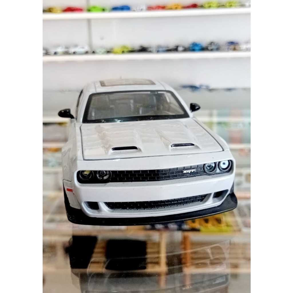 Miniatura Carrinho Metal Escala 1/24 Dodge Challenger R/T Hellcat Abre As Portas