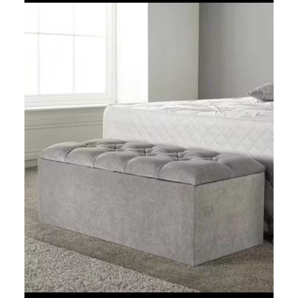 Puff Baú pé de cama 90 cm no Sued Capitone (porta objetos e brinquedos)