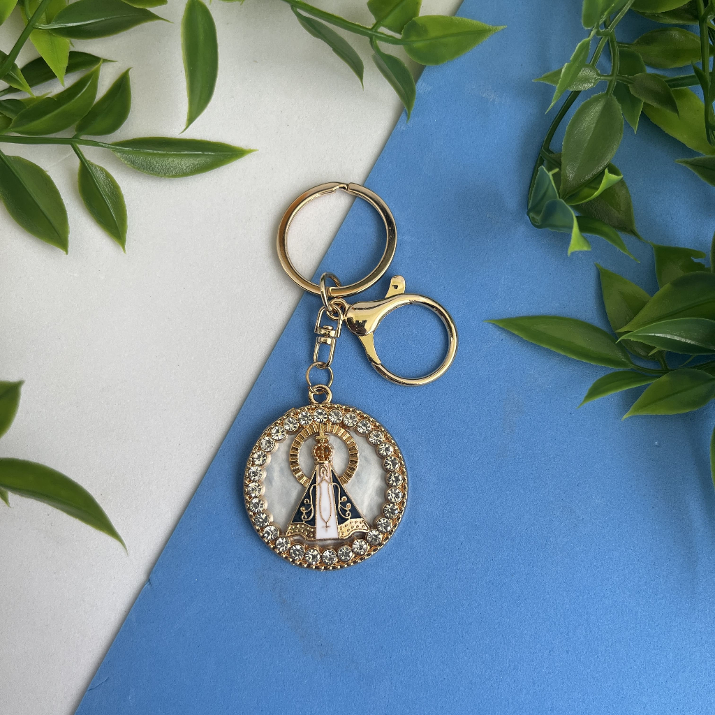 Chaveiro Nossa Senhora Aparecida Dourado e Branco em Madre Pérola