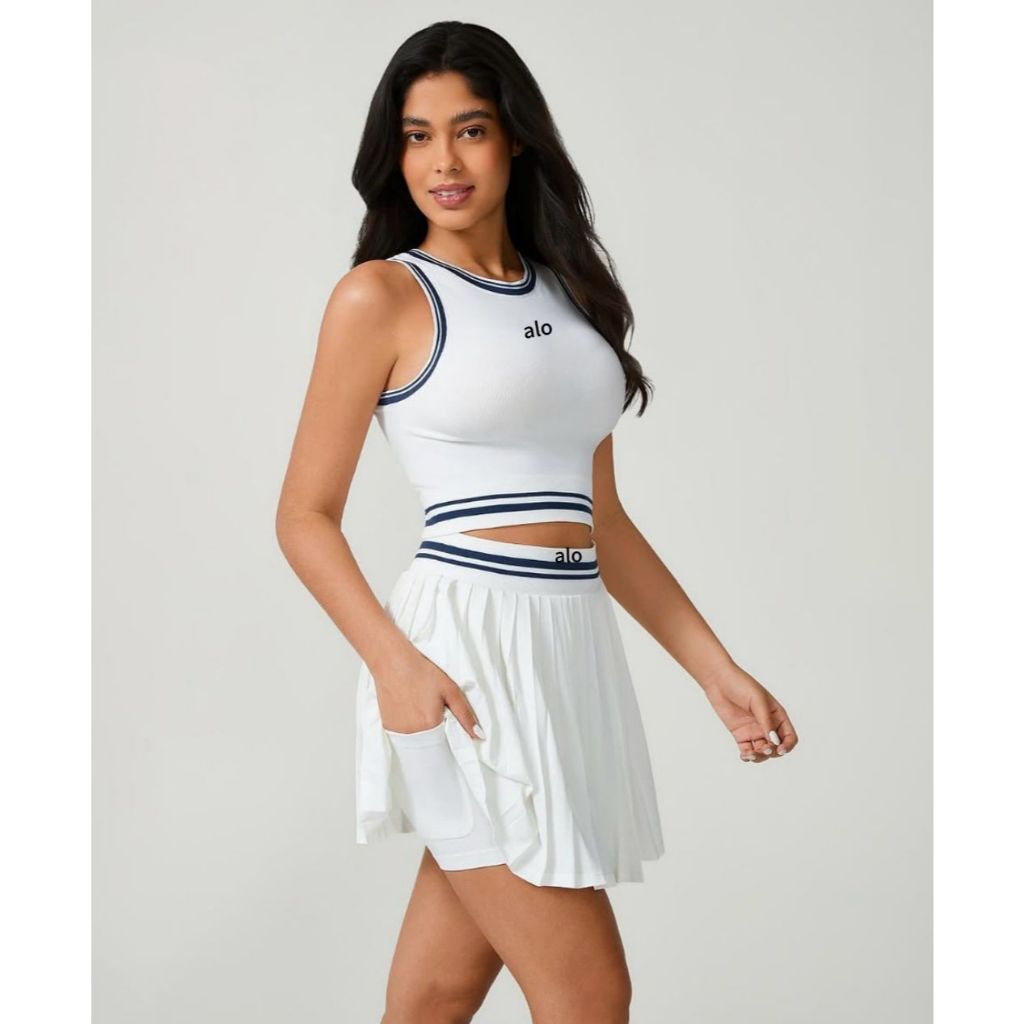 Roupas femininas da moda europeia e americana, top curto sem mangas com umbigo à mostra + saia plissada, terno esportivo