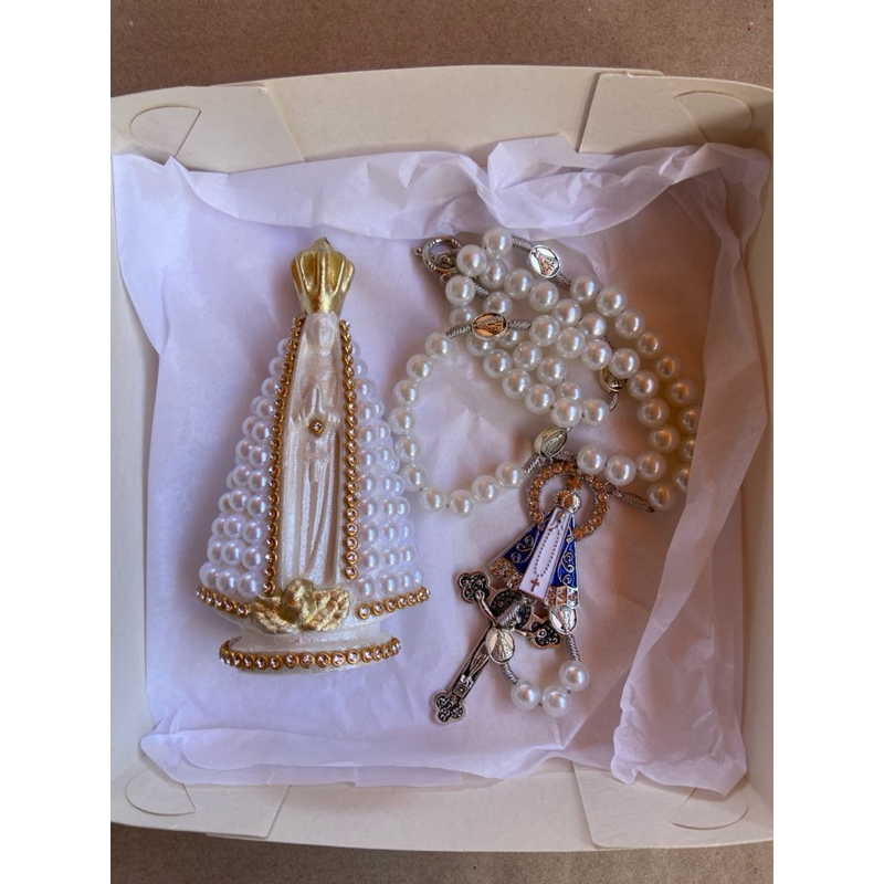 Kit  Nossa Senhora Aparecida com Imagem e terço – Lembrancinha Católica em Caixa Presente