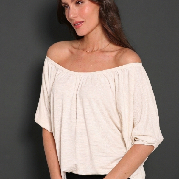 Blusa Feminina Soltinha Básica Premium Poliamida Ombro a Ombro Manga Morcego Blusinha Elegante Leve