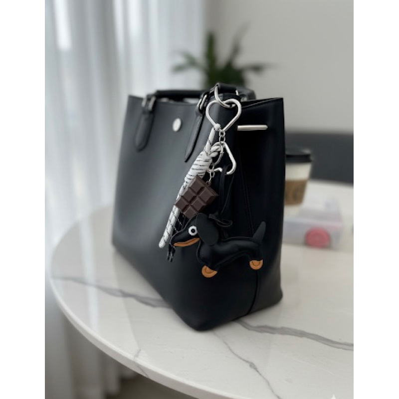 Chaveiro Dachshund de Couro em Oferta na Shopee