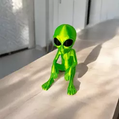 Boneco ET - Extraterrestre - Alienígena Sentado - Decoração 3D - 7 cm