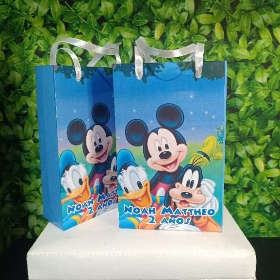 Lembrancinha Sacolinha personalizada tema Mickey e seus amigos para festa infantil aniversário