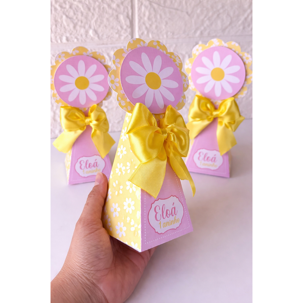 Caixa Pirâmide Personalizada Margarida Kit 10 ou 20 – Lembrancinha Aniversário Infantil - ENVIO RÁPIDO - PEGUE E MONTE