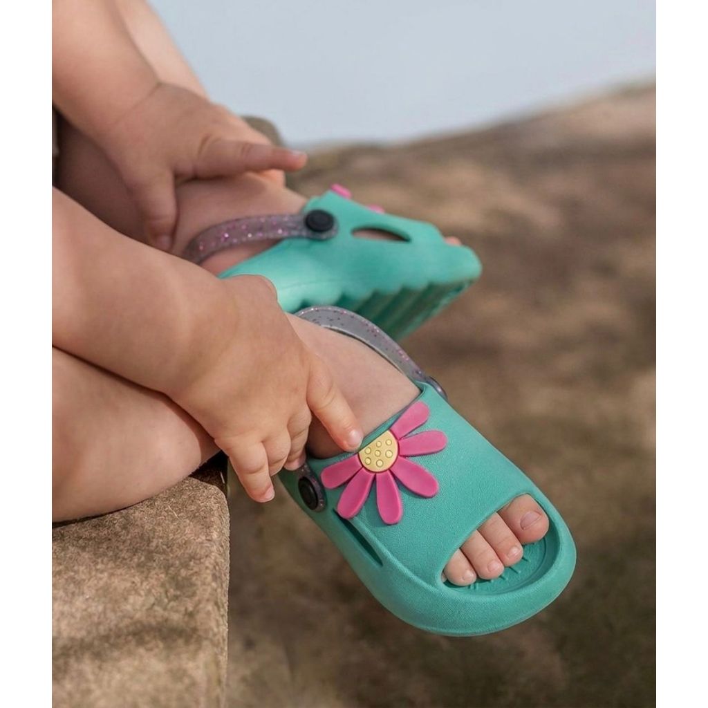 Papete Sandália Feminina Infantil Meia Flor Anatômica Antiderrapante Leve Macio Escolar Creche