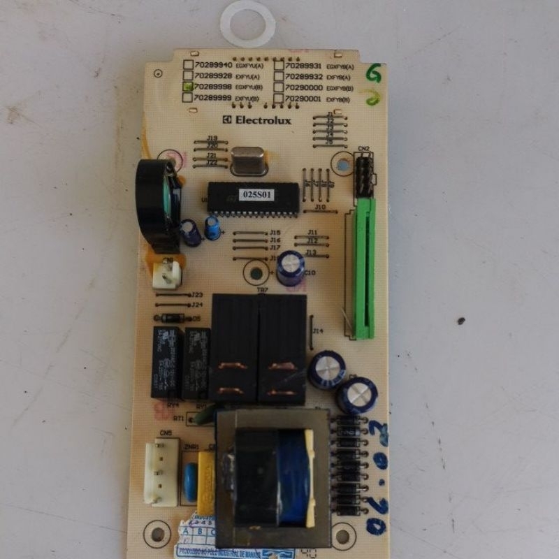 placa microondas Electrolux me28g leiam descrição