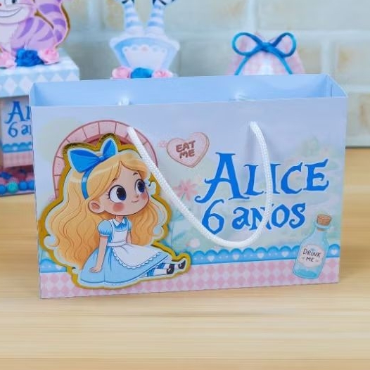 Kit lembrancinhas Festa Infantil Sacolinhas Personalizadas  Alice no país das maravilhas Papelaria personalizada