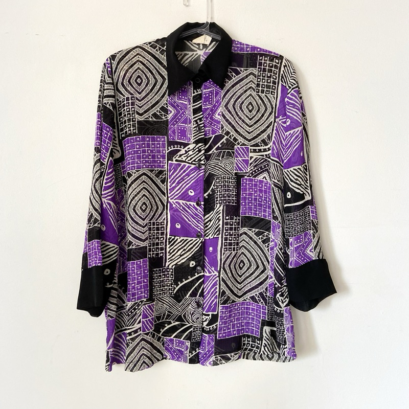 Camisa Feminina Estampada Roxa Preta Tamanho G Com Ombreiras Manga Longa Comprida Com Botões (Sook) Brechó Bazar Repassa