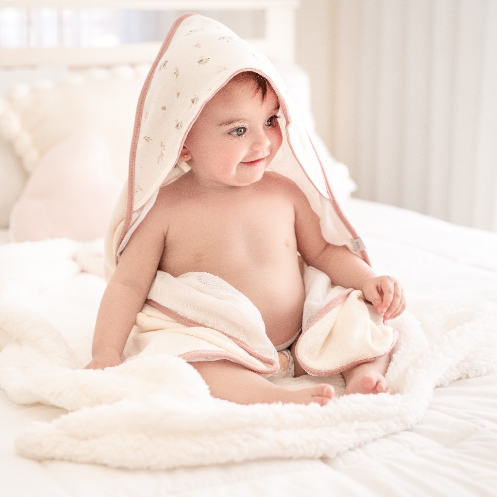 Toalha De Banho Bebê HUG com Capuz e fralda várias cores