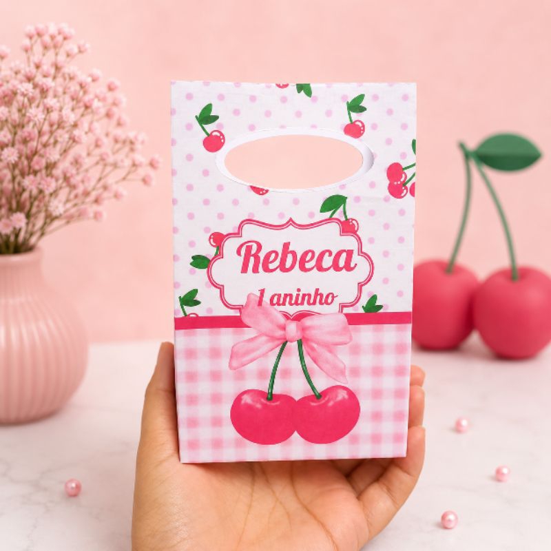 Sacolinha Personalizada Cerejinha Rosa Infantil Lembrancinha Festa Aniversário Nome e Idade