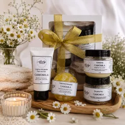 Kit SPA para os Pés de Camomila, com Escalda Pés, Sabonete, Esfoliante e Creme Hidratante, Relaxamento e Bem-Estar