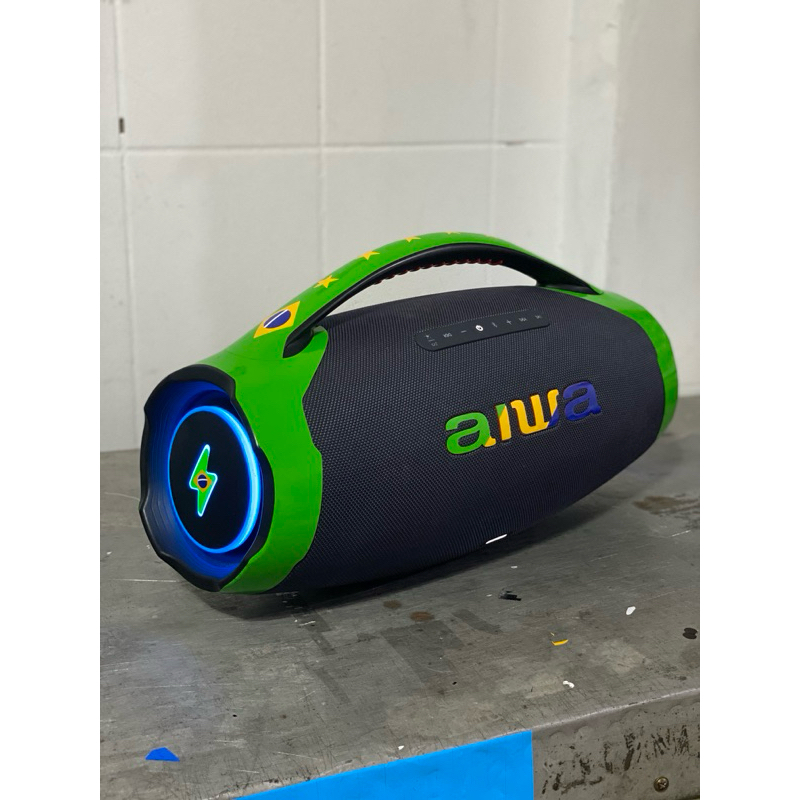 Adesivos Personalizados Estilo Brasil para Caixa de Som Portátil Aiwa | Recorte Eletrônico Premium