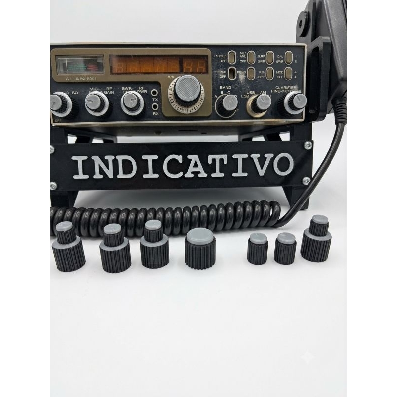 Kit Completo de Botões para Rádio PX Alan 8001 Renove o visual e a funcionalidade do seu rádio PX Alan 8001 .