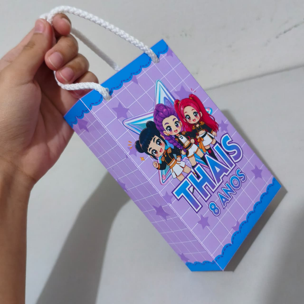 (DESMONTADA) Sacolinha P surpresa personalizada Guerreiras do K-pop HUNTRIX 15X9X4, bolsinha, lembrancinha, aniversário