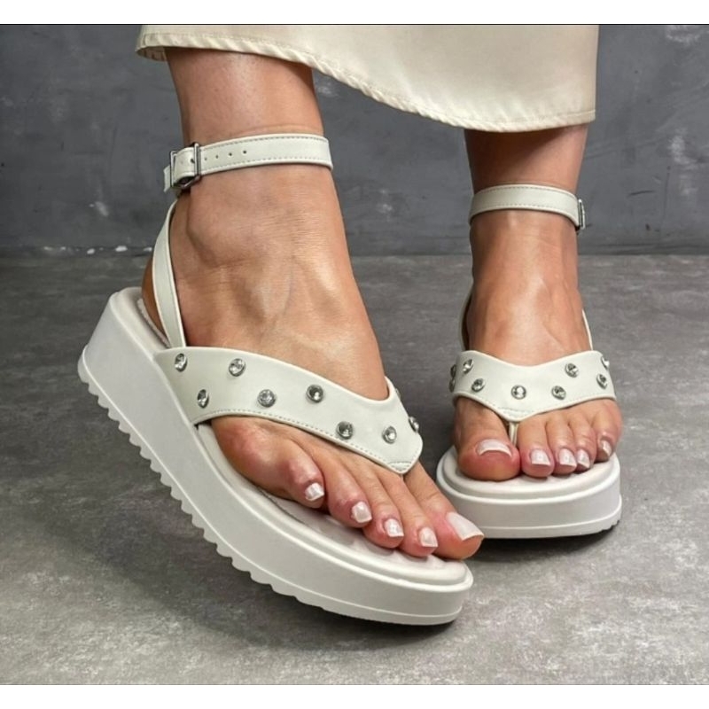 SANDALIA PAPETE FLATFORM VIZZANO PLATAFORMA TIRAS CONFORTAVEL MACIA COM BRILHO EM ALÇAS LANÇAMENTO ORIGINAL