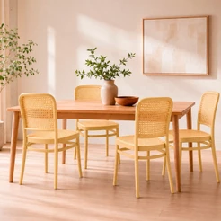 Kit 4 Cadeiras Roma em Polipropileno para Sala de Jantar e Cozinha Design Moderno Bege Suporta até 120kg