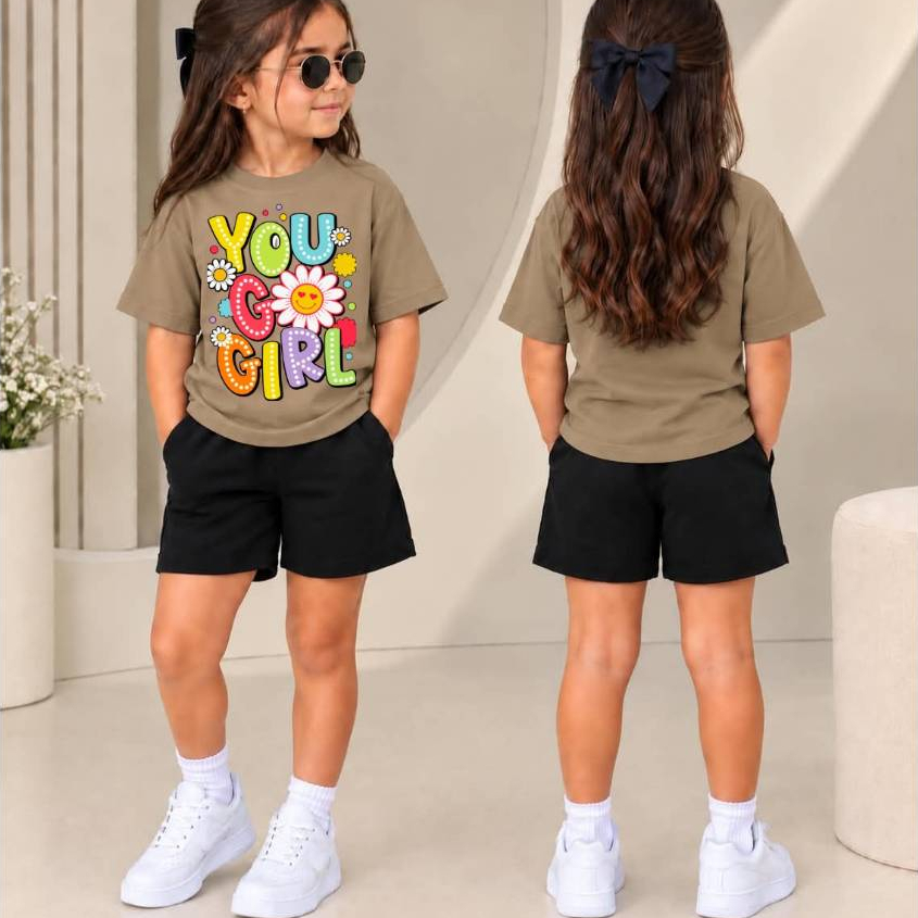 Conjunto Infantil Feminino Camiseta Básica com Estampa Colorida You Go Girl Flores e Letras e Short De Moletom