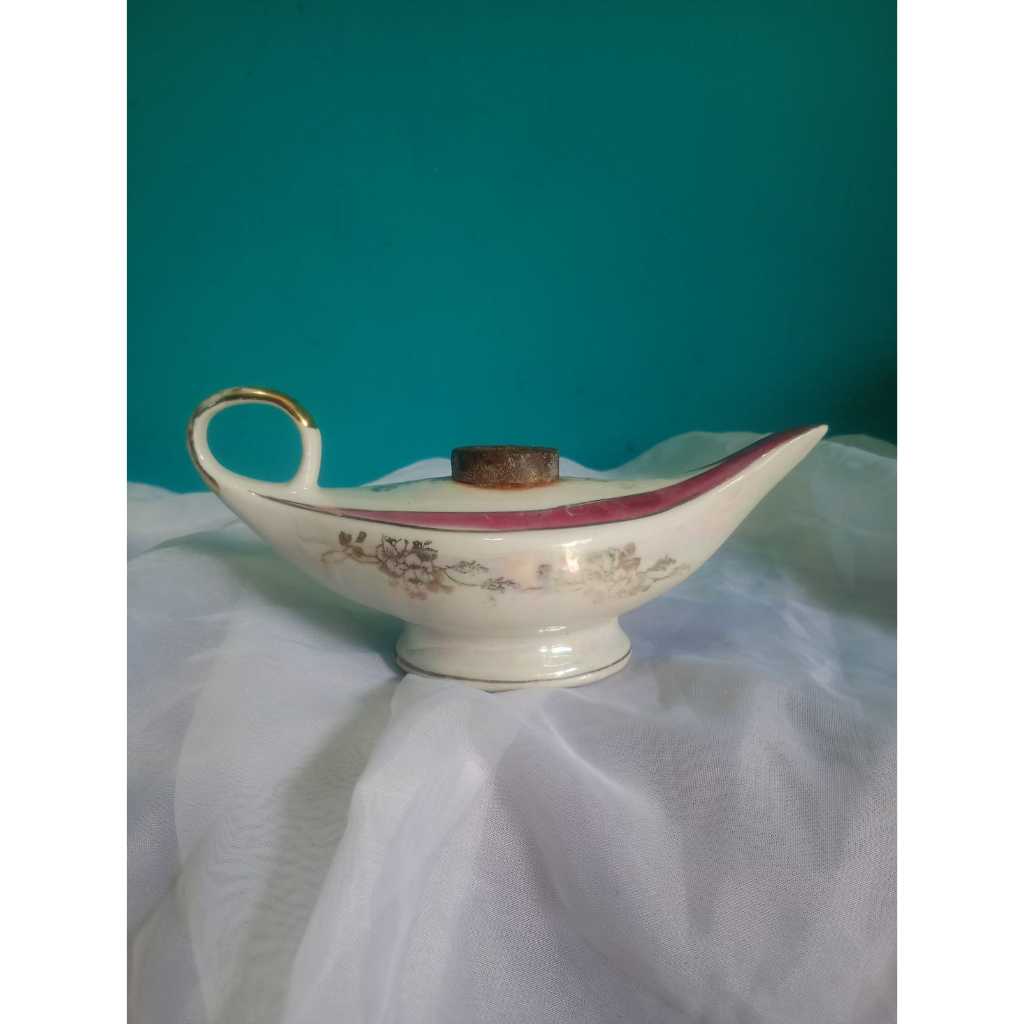 Antiga e Linda Lamparina Palmatória em Porcelana