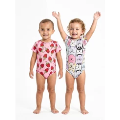 Kit 2 Bodies Bebê Manga Curta com Botões de Pressão – Estampas Picolé e Gatinhos