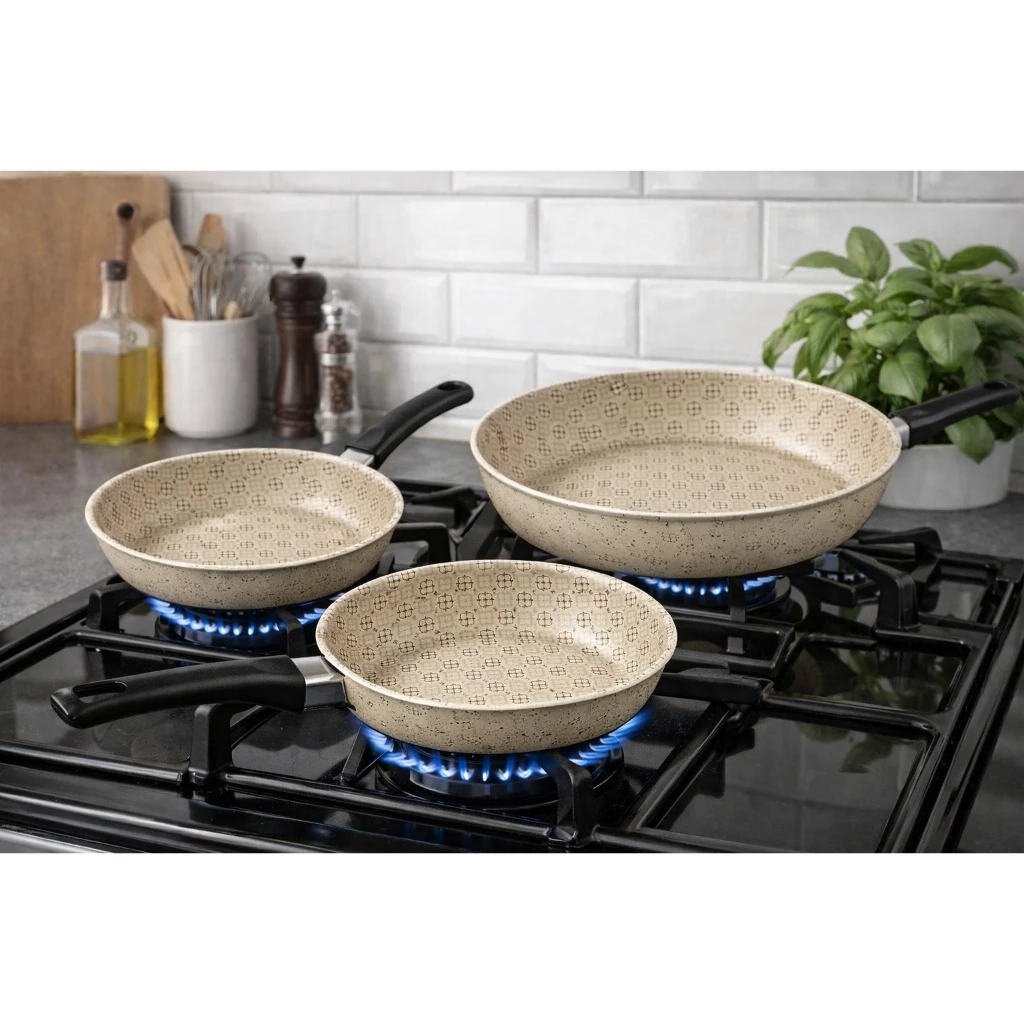 Frigideira marfim, Qualidade para sua cozinha _ Frigideira (12cm, 18cm e 22cm) + Espátula Brinde — imagem 1