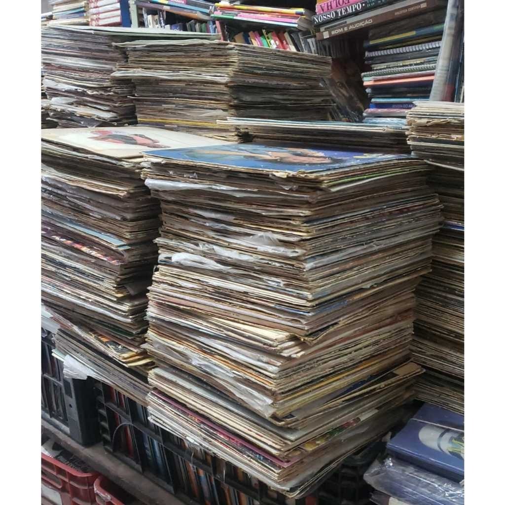 Kit de Disco 8 Vinil com Com Capa Só R$ 40 Reais Aleatórios Podem Conter Riscos Decoração Artesanato !! Sebo de Mauá !!