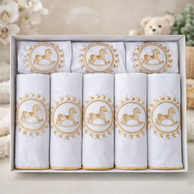 Kit Fralda de Pano Bordada Luxo p/ Bebê Menino – Bege – 8 peças na Caixa Presenteável