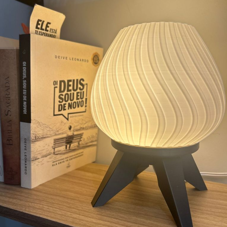 Abajur Luminária Mesa Cabeceira Luminária 110V/220V Quarto Sala Escritório Base Preto com Dourado