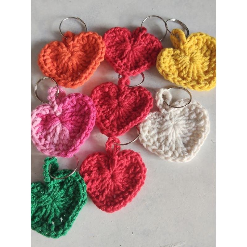 chaveiro em crochê formato em coração kit com 10