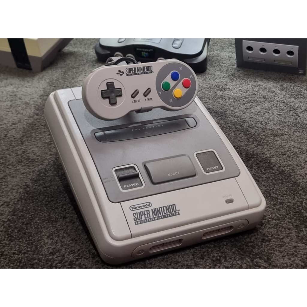 Suporte Porta Expositor Super Nintendo SNES Super Famicom e Controle Oriental ou Ocidental Game Retrô