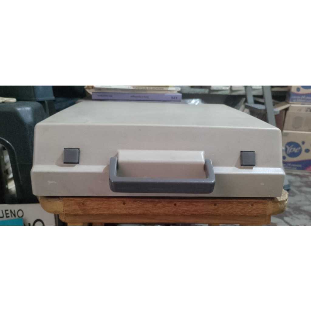 MÁQUINA DE ESCREVER OLIVERTT TROPICAL 1980- NO ESTADO COLECIONADOR OU DECORAÇÃO-RARIDADE