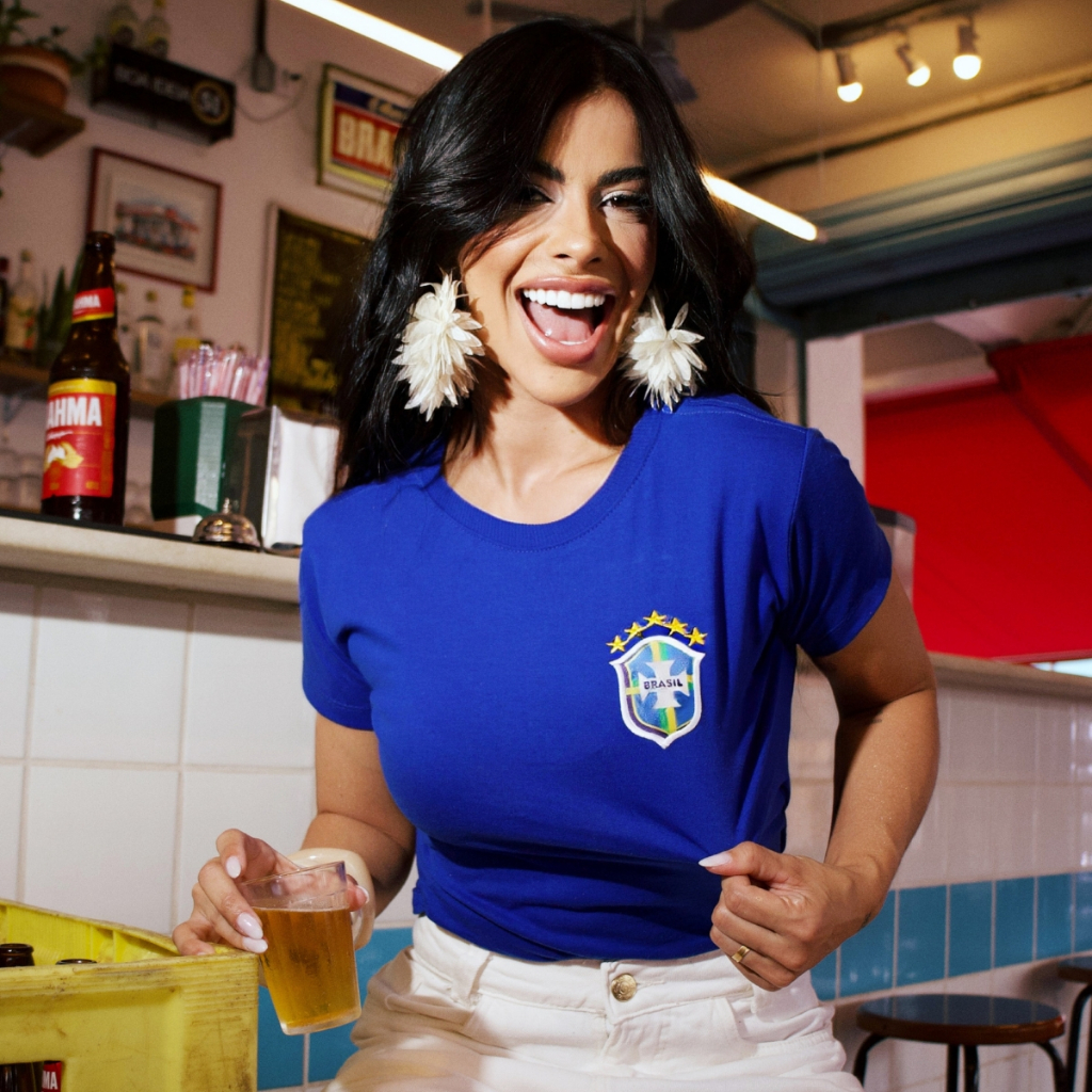 Blusa Feminina Bordada Brasil Copa do Mundo Camiseta Manga Curta Algodão 30.1