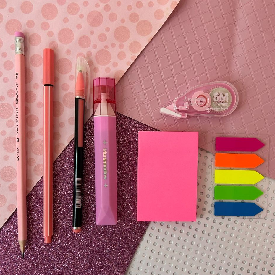 Kit 7 itens Papelaria Kawaii na cor rosa 🩷Papelaria cor rosa - papelaria fofa - marca texto post it - diversos