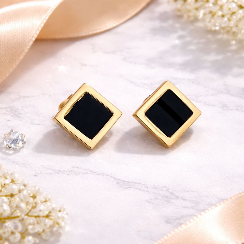Brincos Femininos Pequenos Aço Dourado Não Escurece Tamanhos Variados Não Escurecem