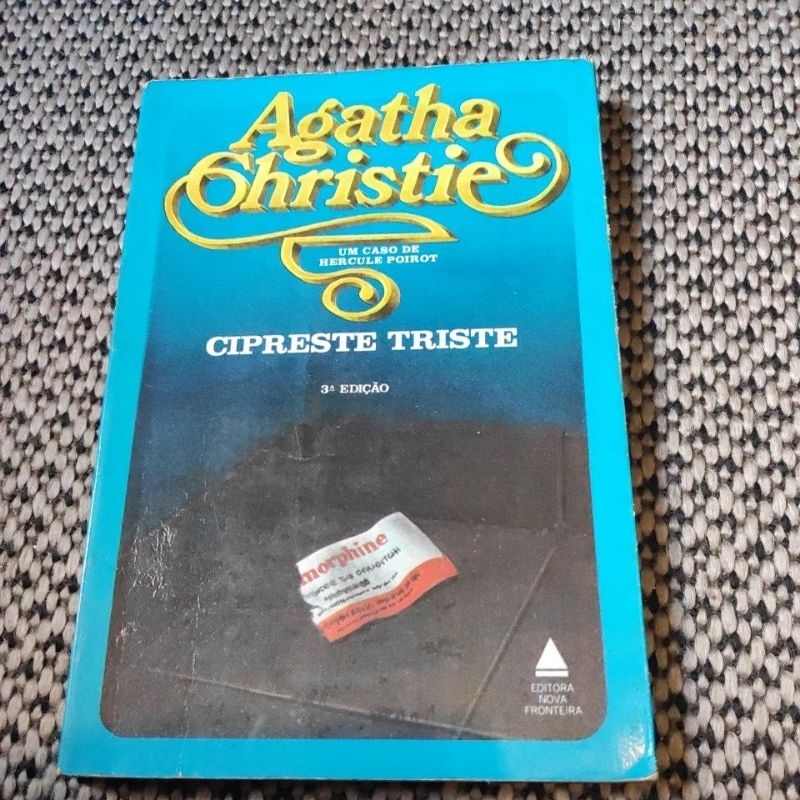 Livro usado Cipreste Triste por Agatha Christie
