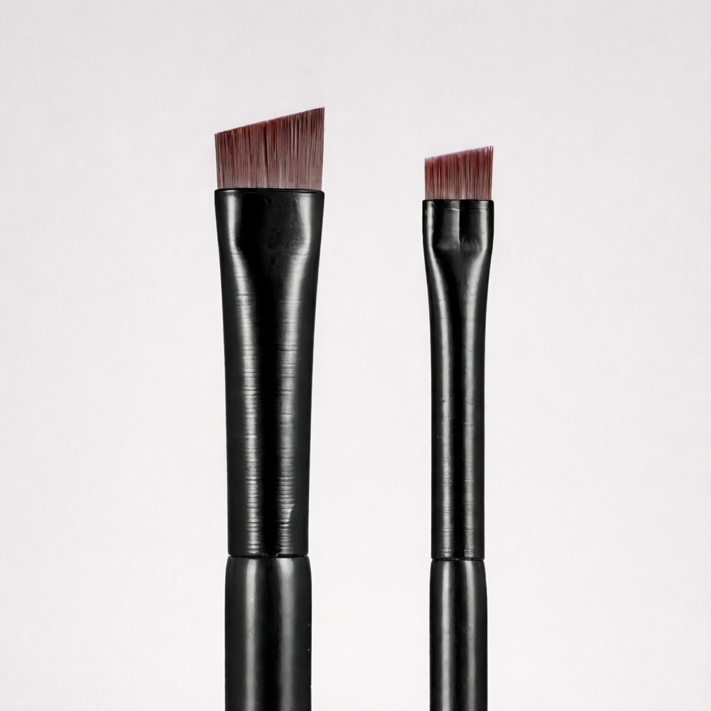 Kit com 2 Pincéis Pretos Ultrafinos Chanfrados de Precisão para Sobrancelhas, Delineador, Sombra e Olhos