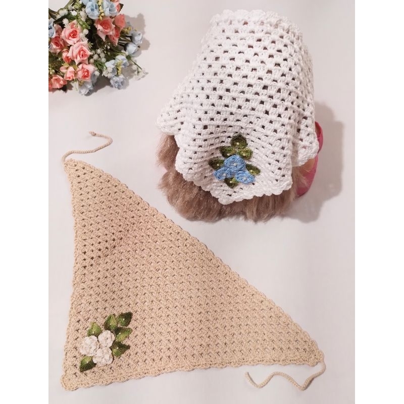 Bandana Com Aplicação de Flor em Crochê Artesanato Feito a Mão Lenço Cabelo Acessório Elegante