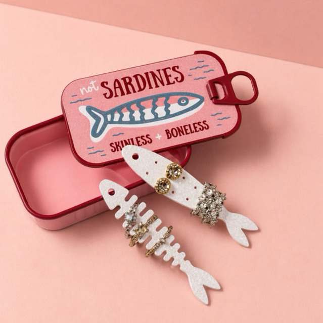 Porta Joias Compacto Feminino para Viagem | Organizador de Brincos e Anéis (Design Lata Sardinha)