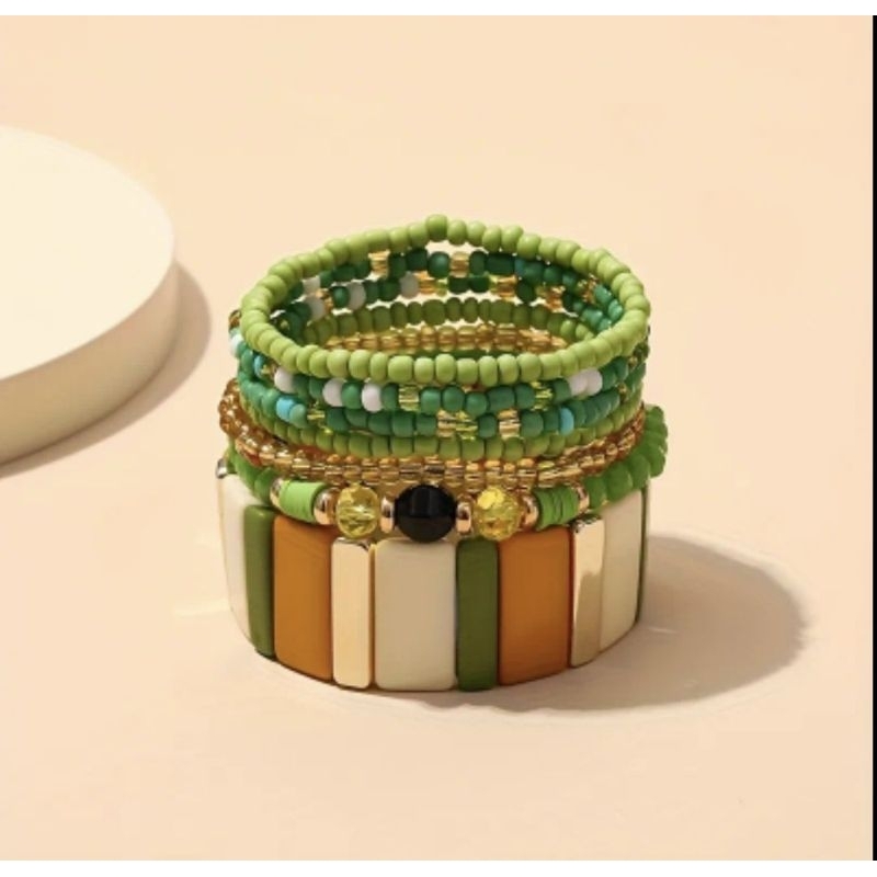 Kit 06 Pulseiras Acessório Feminino Fashion e Estiloso Moda Feminina Elegante e Chique Acessório Urbano Usar no Braço Le